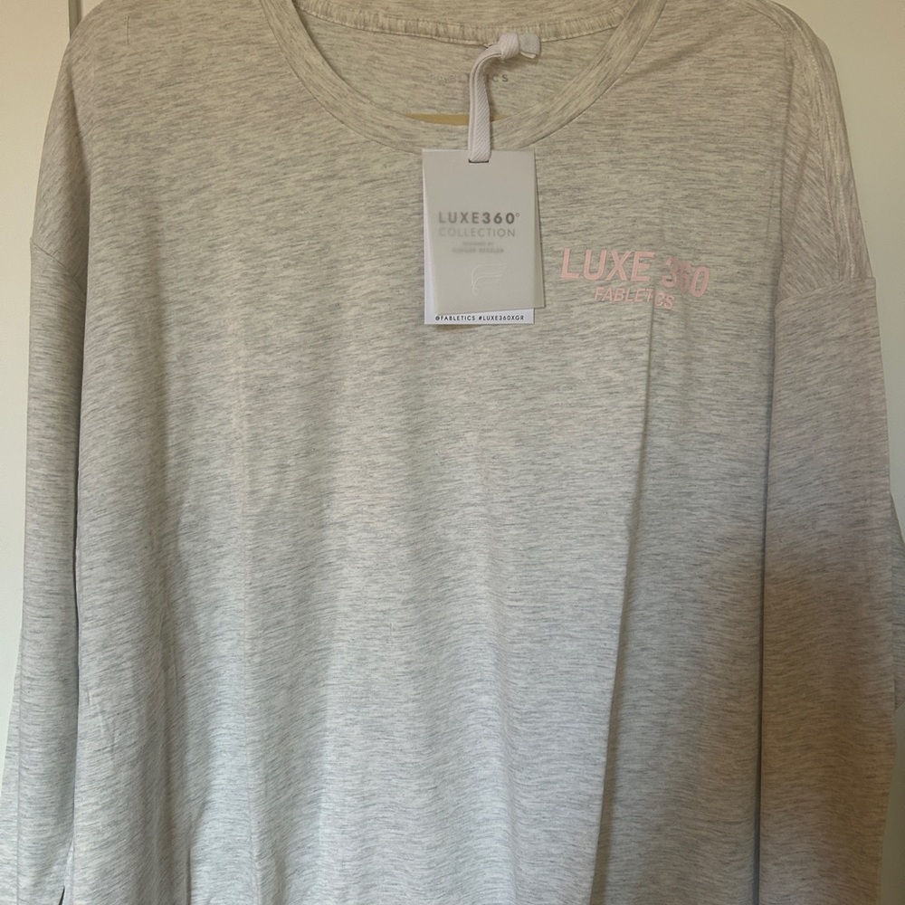 Fabletics Luxe360 Collection Heather Gray Long Sleeve Tee